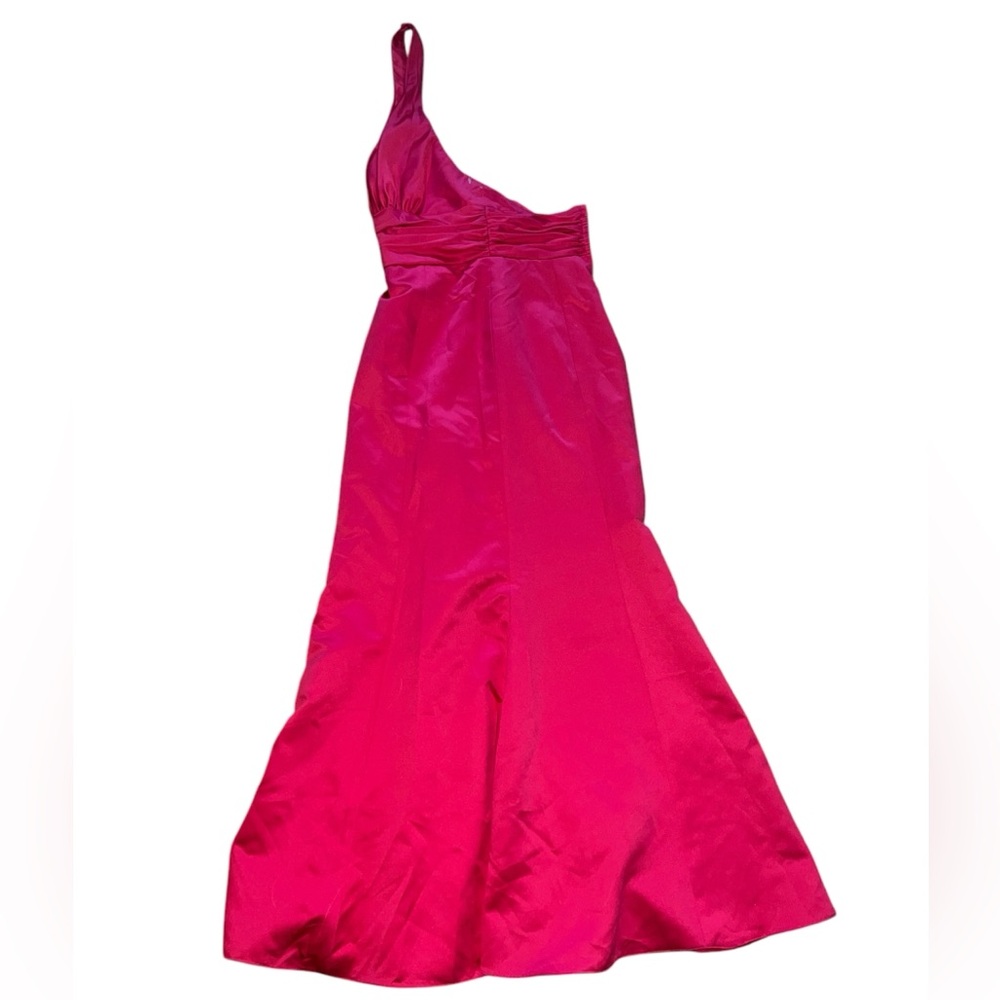 Elegant Pink One-Shoulder Dress